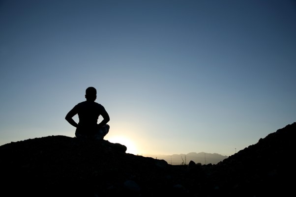 Meditaion auf Hügel