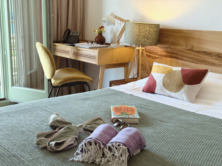 11 bed close aura qf