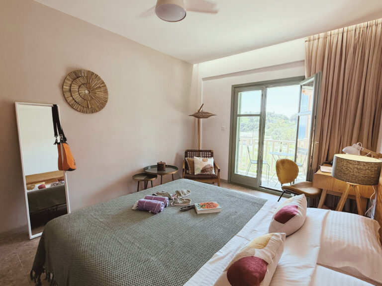 11 dafni zimmer mit Balkon in Peli Kastri