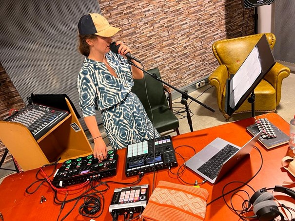 Soundhealing mal anders, finde deine Stimme in Peli Kastri mit San