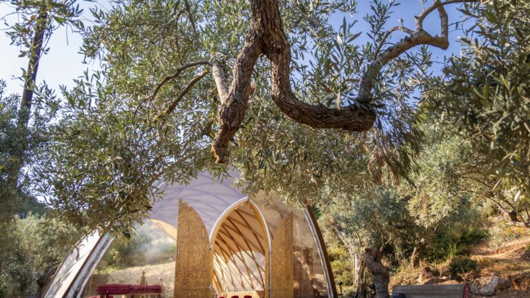 Peli Kastri Buddha Hall open door meditation tent
